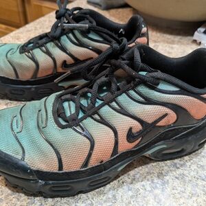 Nike Kids' Gradient Teal & Coral Athletic Shoes